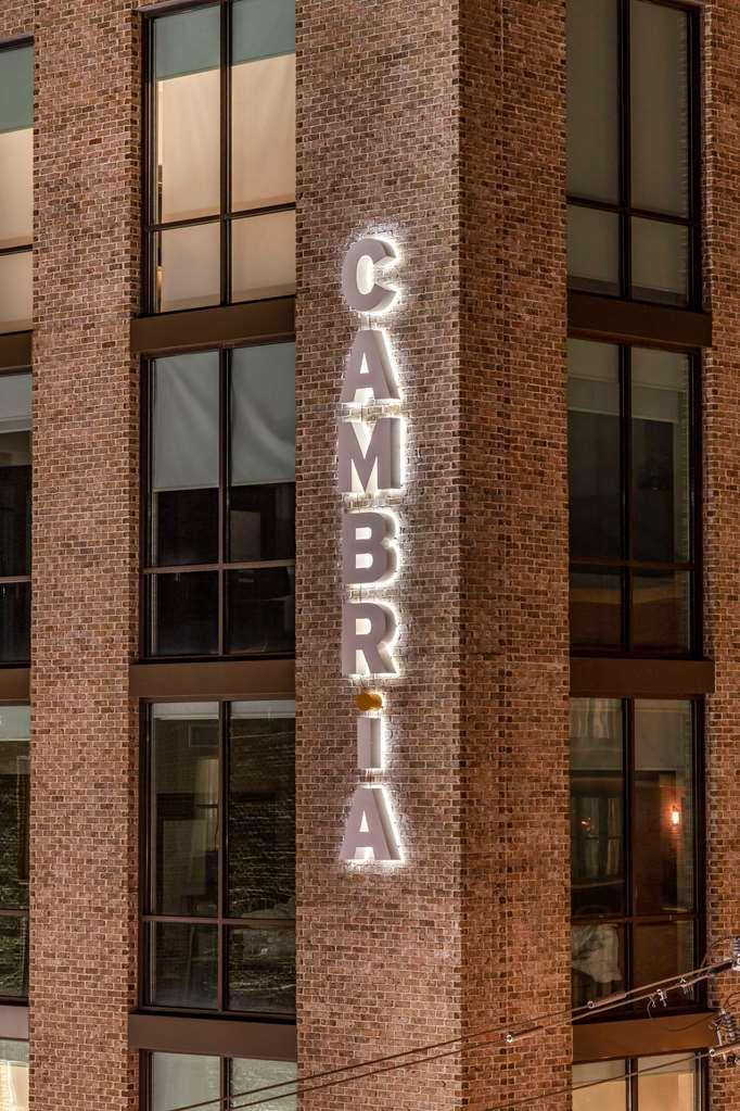 Cambria Hotel Savannah Downtown Historic District Extérieur photo